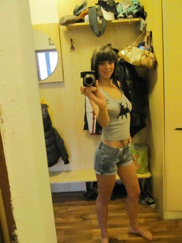 11P Brunette in mirror