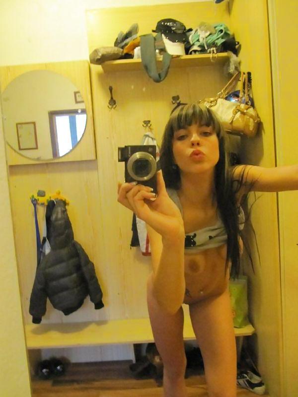11P Brunette in mirror