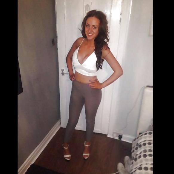 25P Sluts in tight pants! 17