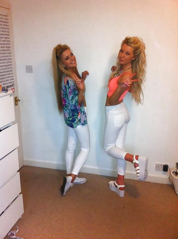 25P Sluts in tight pants! 17