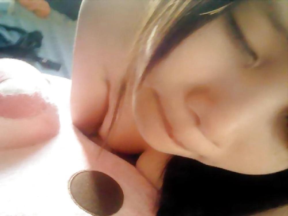 17P Chinese teen shows pussy