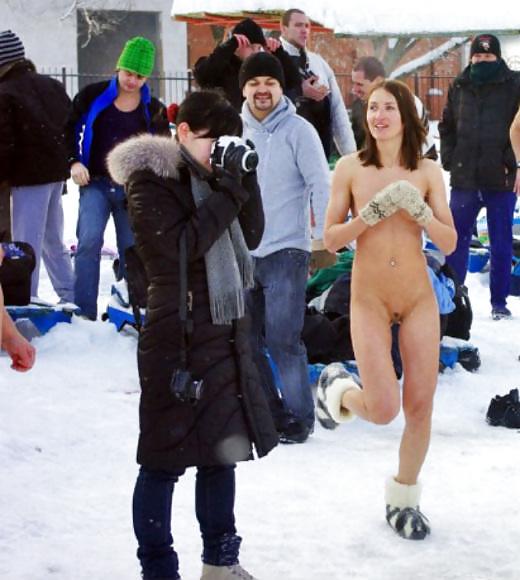 25P Only one naked girls