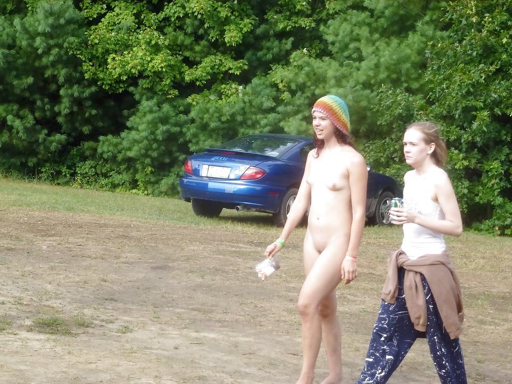 25P Only one naked girls