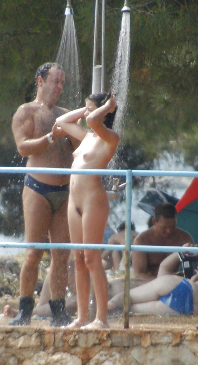25P Only one naked girls