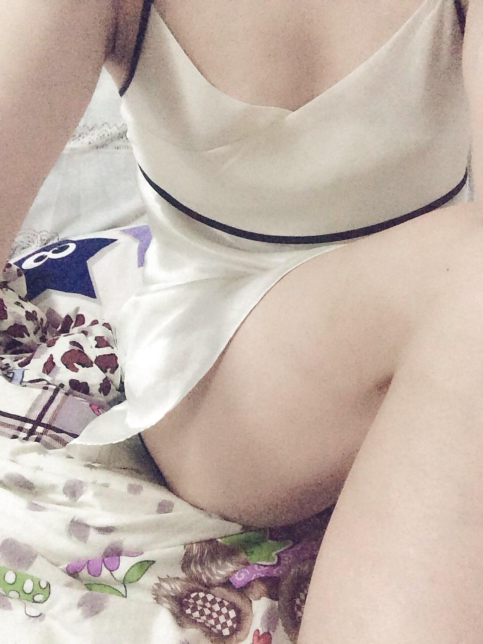 7P Chinese teen shows pussy