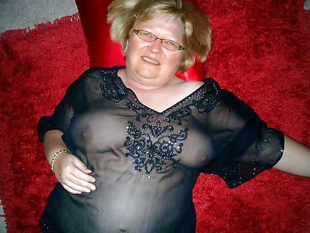 12P Hot fat granny
