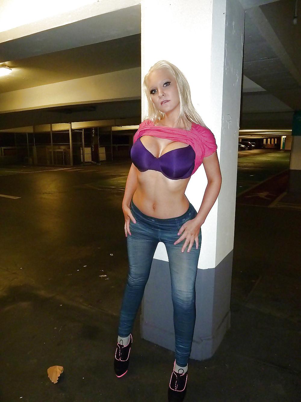 25P Bimbo Invasion 16
