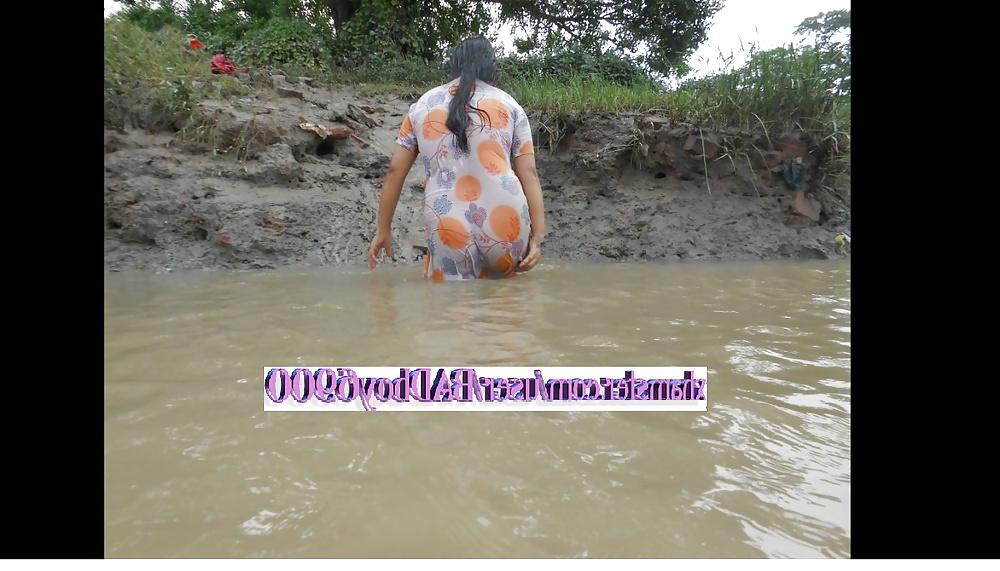10P Village's Woman Bathing In Canal