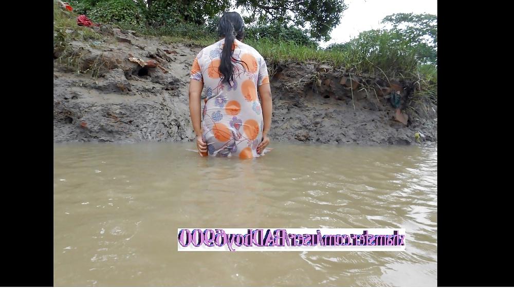 10P Village's Woman Bathing In Canal