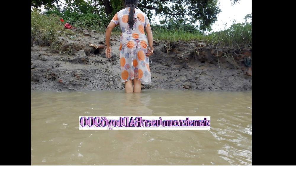 10P Village's Woman Bathing In Canal
