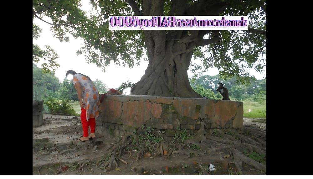 10P Village's Woman Bathing In Canal