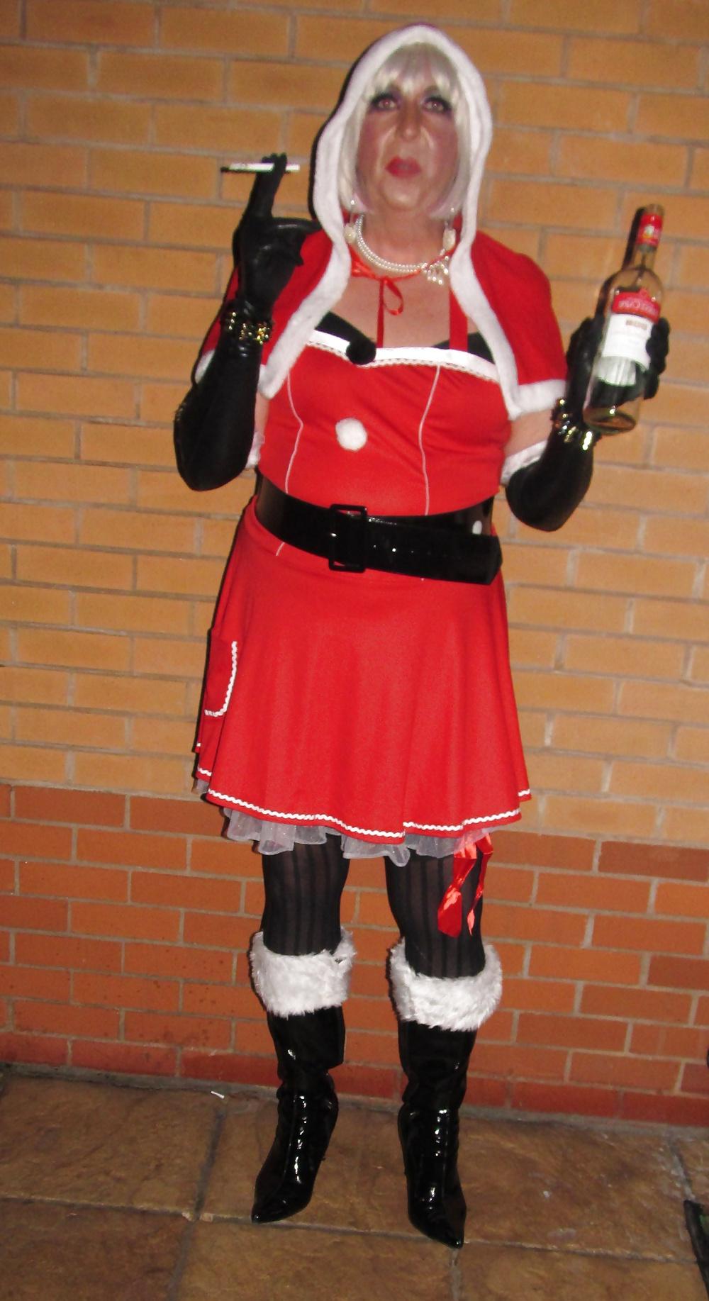 10P Mistress Christmas & Katrina on a night out up Birmingham!