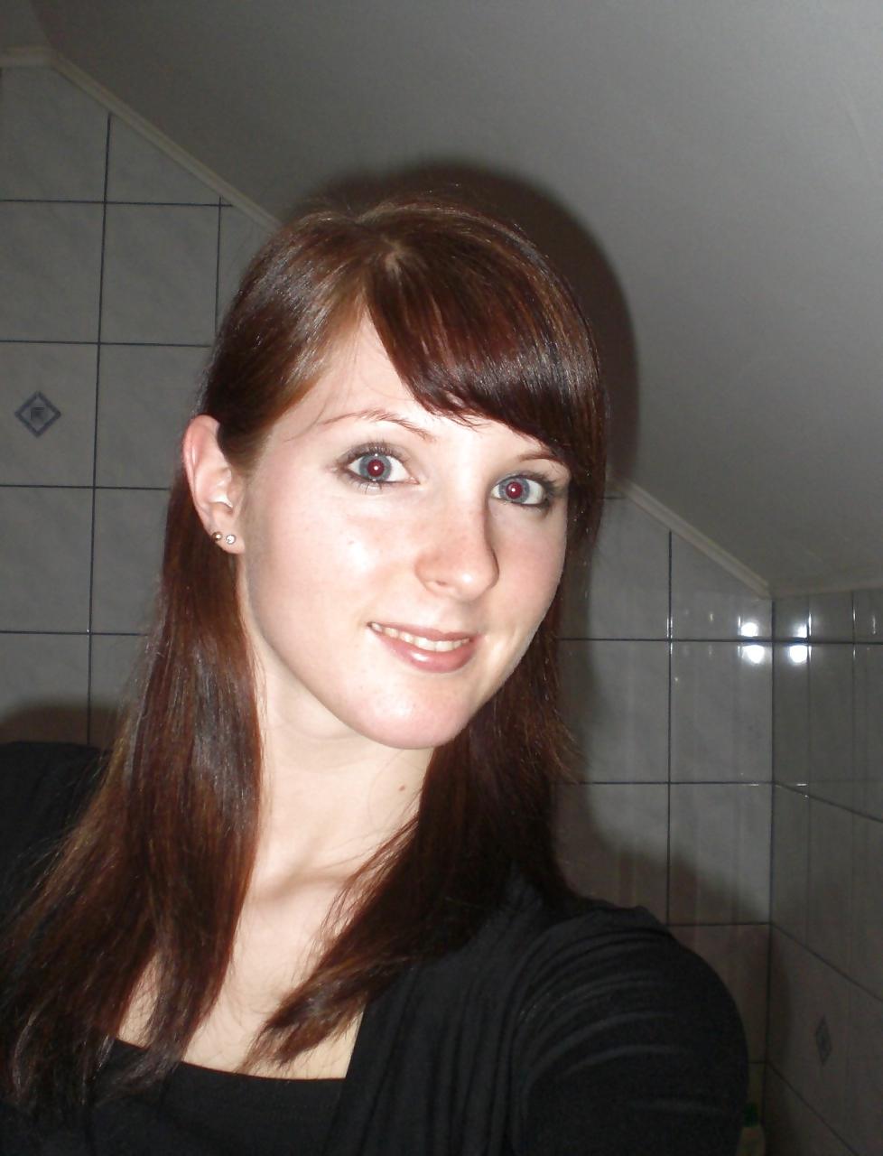 25P Sexy Brunette in Bathroom
