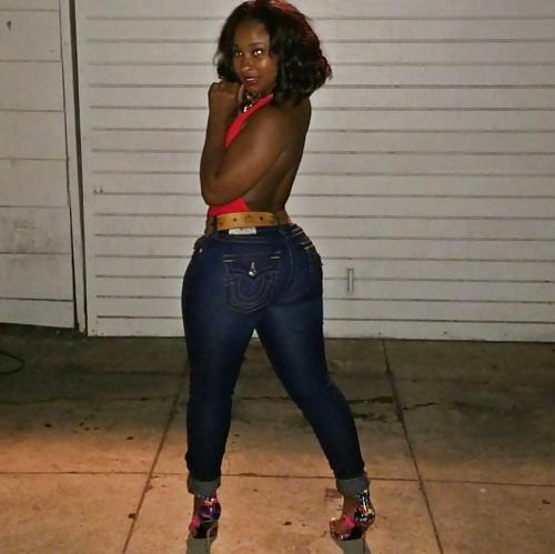 18P Them Jeans So Tight Vol. 3