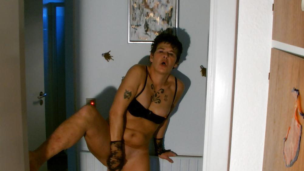 7P I fuck my MILF pussy with a big dildo