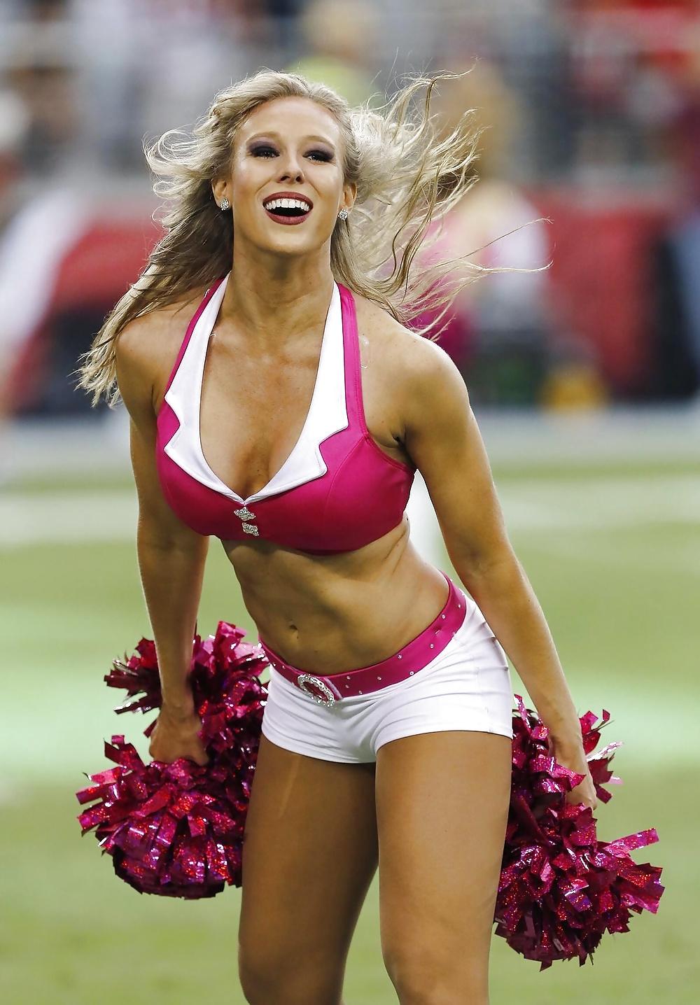 25P Cheerleaders with big tits