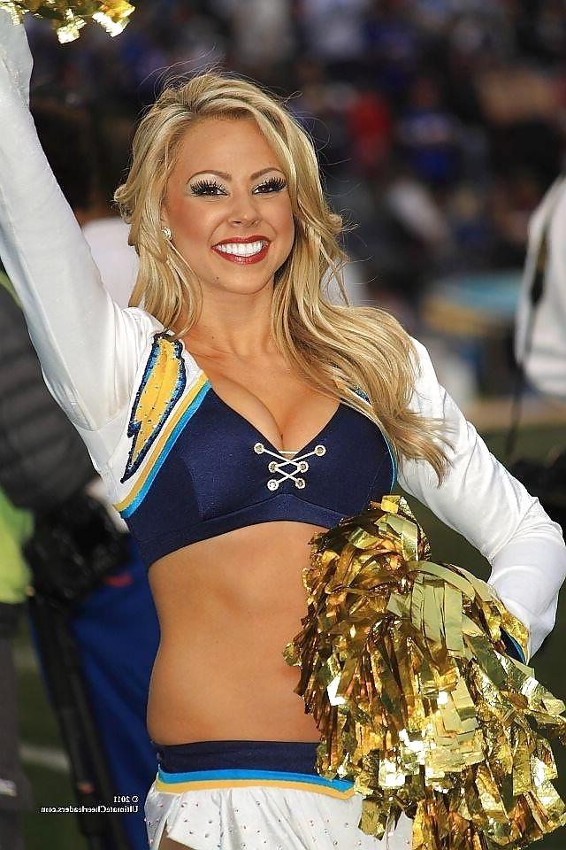 25P Cheerleaders with big tits