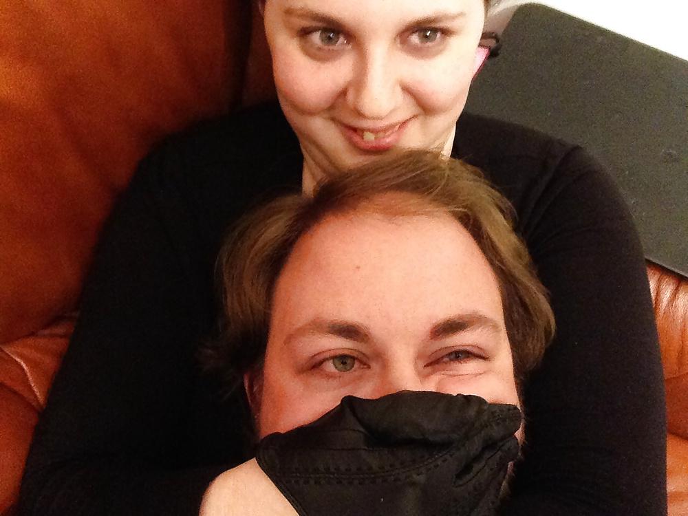 9P Dangerous mistress glove smother