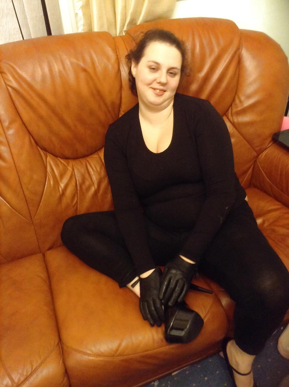 9P Dangerous mistress glove smother