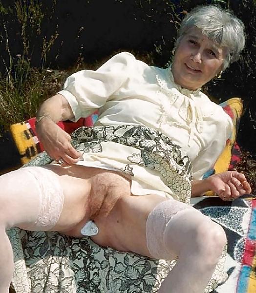 15P Lovley white-haired granny outdoor