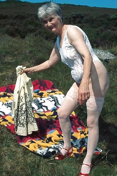 15P Lovley white-haired granny outdoor