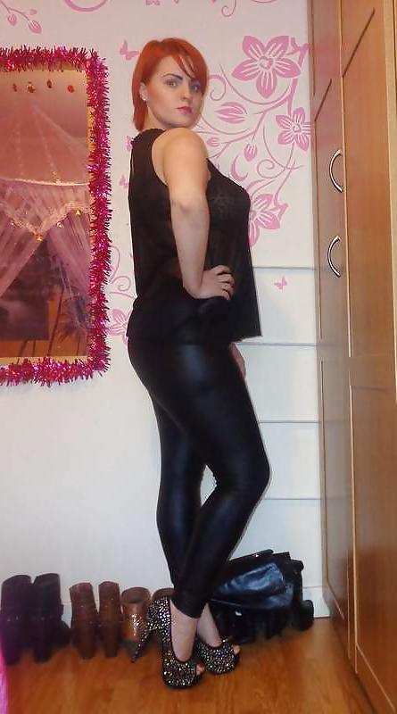7P Red head Joanna hot big ass and wide hips