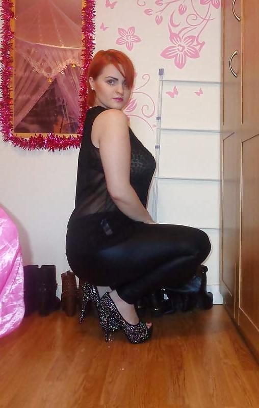 7P Red head Joanna hot big ass and wide hips