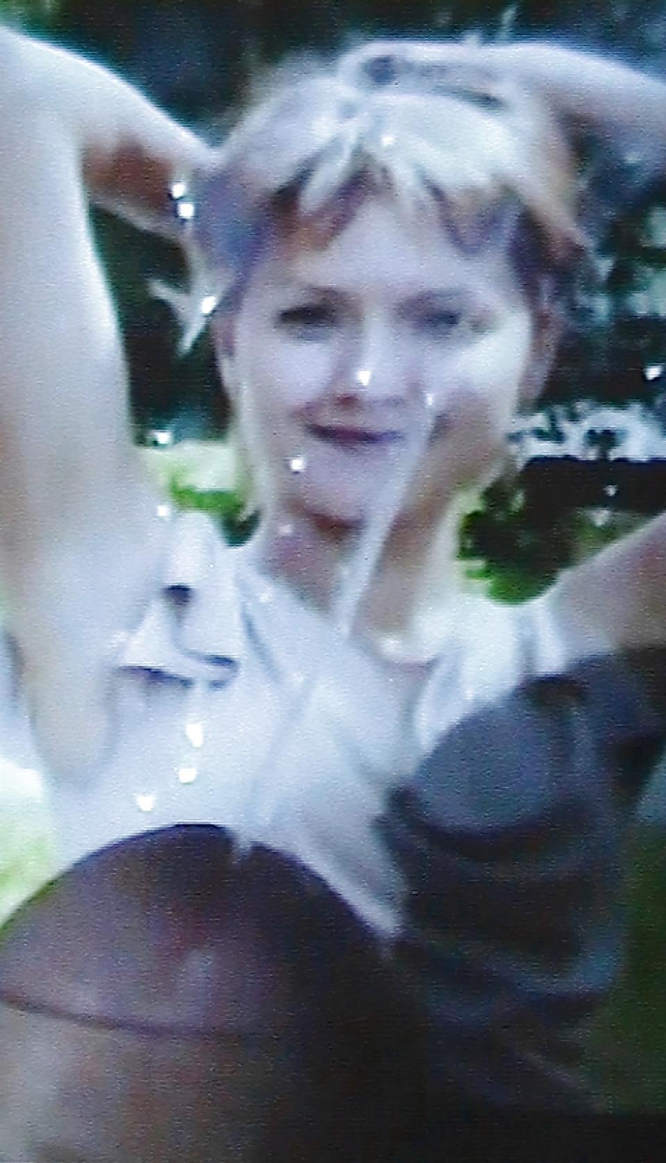 25P Cum on mistress Larisa