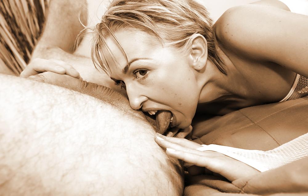 25P Girl asslick men anus