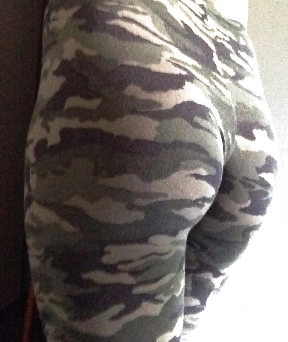 25P Hottest army camo teen ass in tights curvy