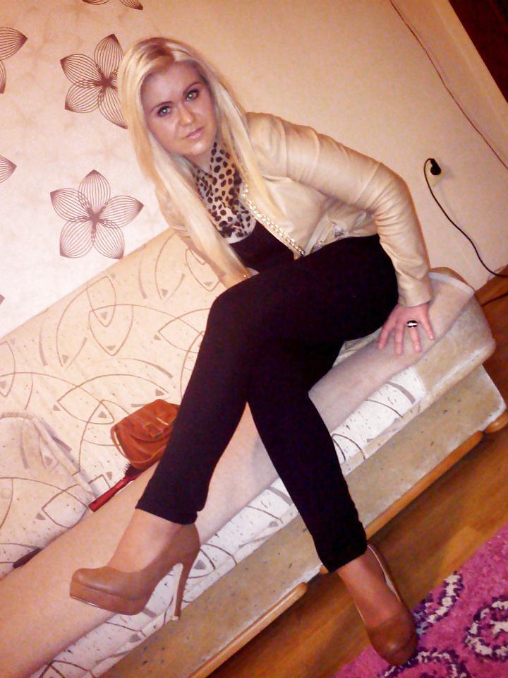 7P Wiktoria in jeans and high heels!!!!