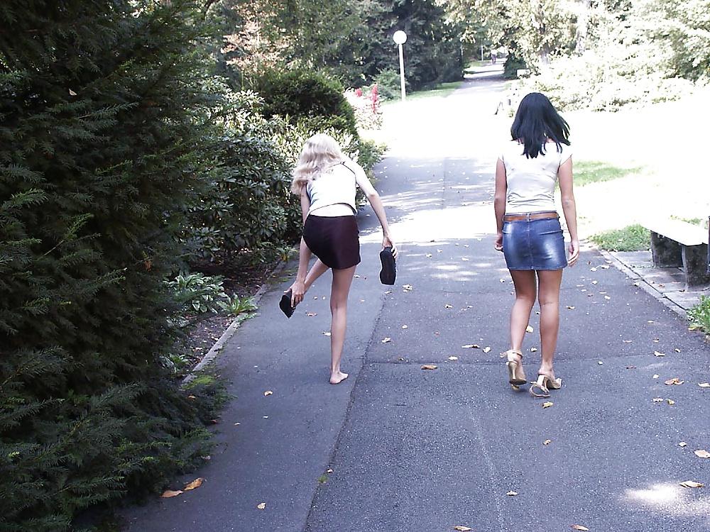 25P Jana & Luci public naked