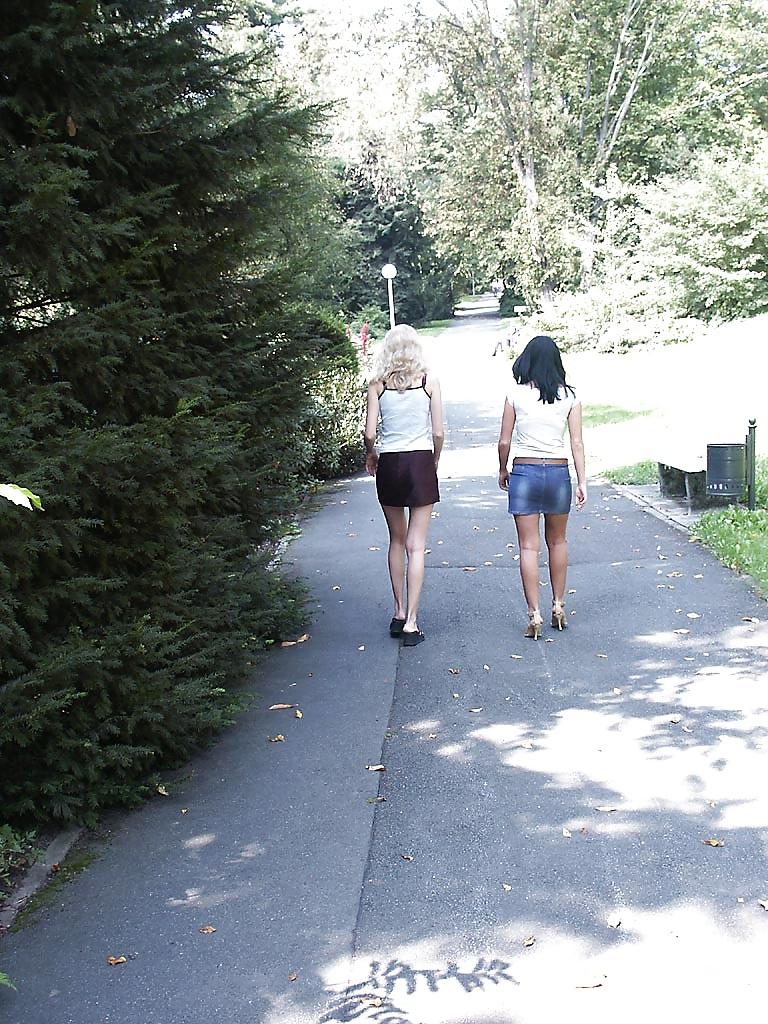 25P Jana & Luci public naked