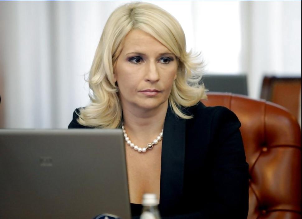 25P Love jerking off to conservative Zorana Mihajlovic