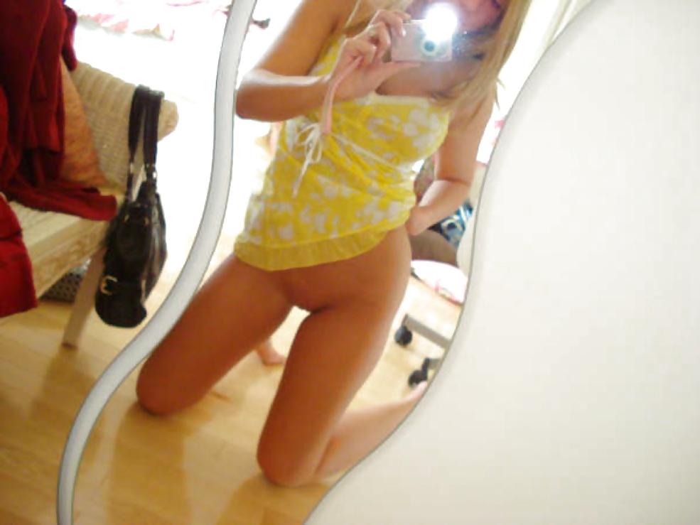 25P Blonde Girl Mirror Shots