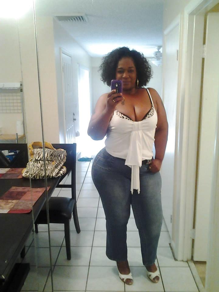 17P Thick moms