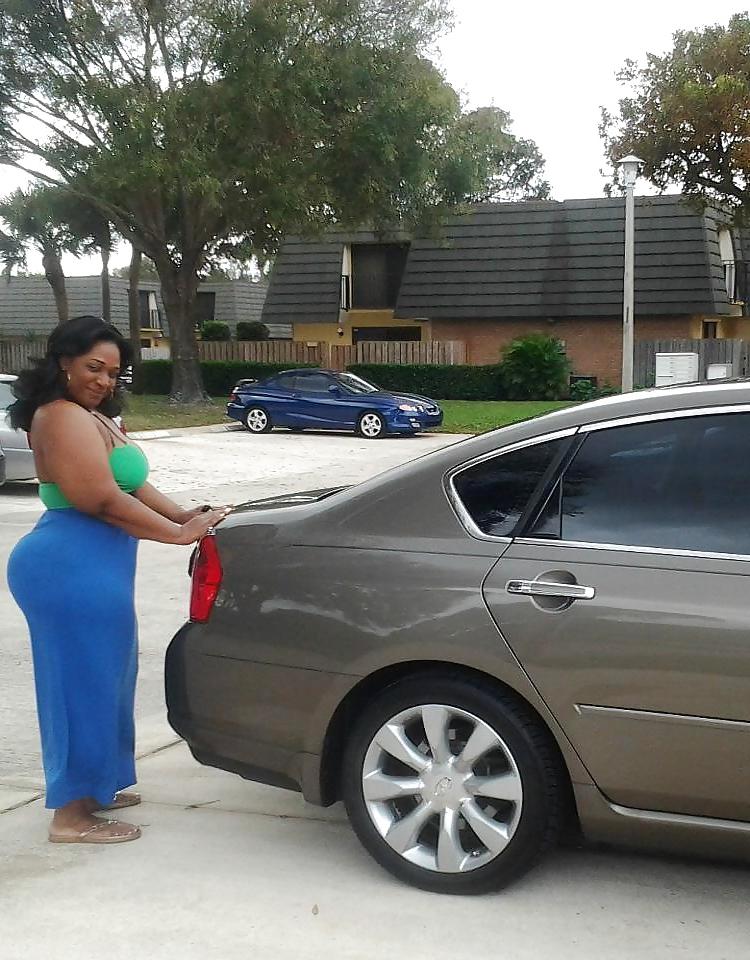 17P Thick moms