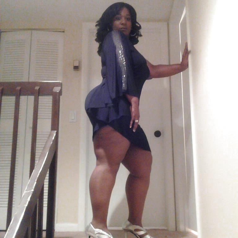 17P Thick moms
