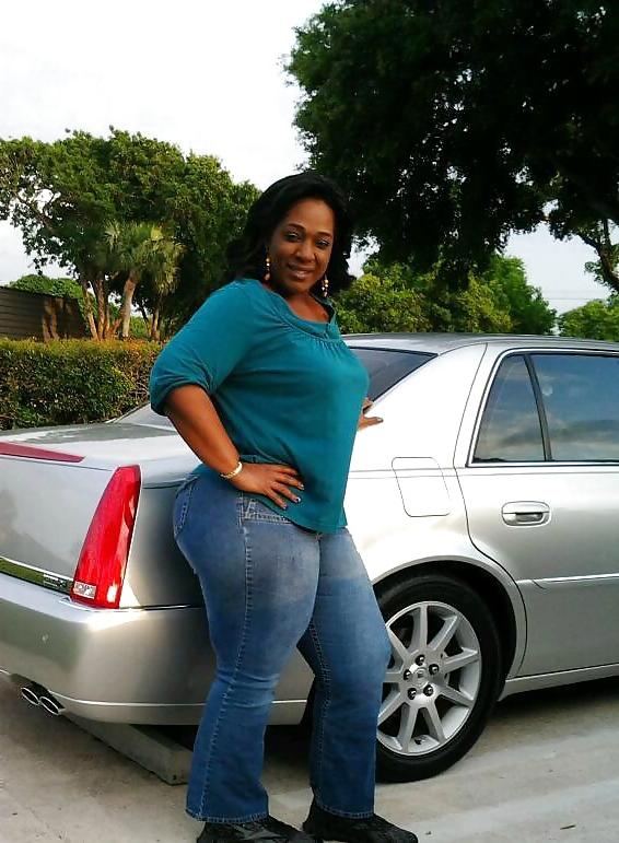 17P Thick moms