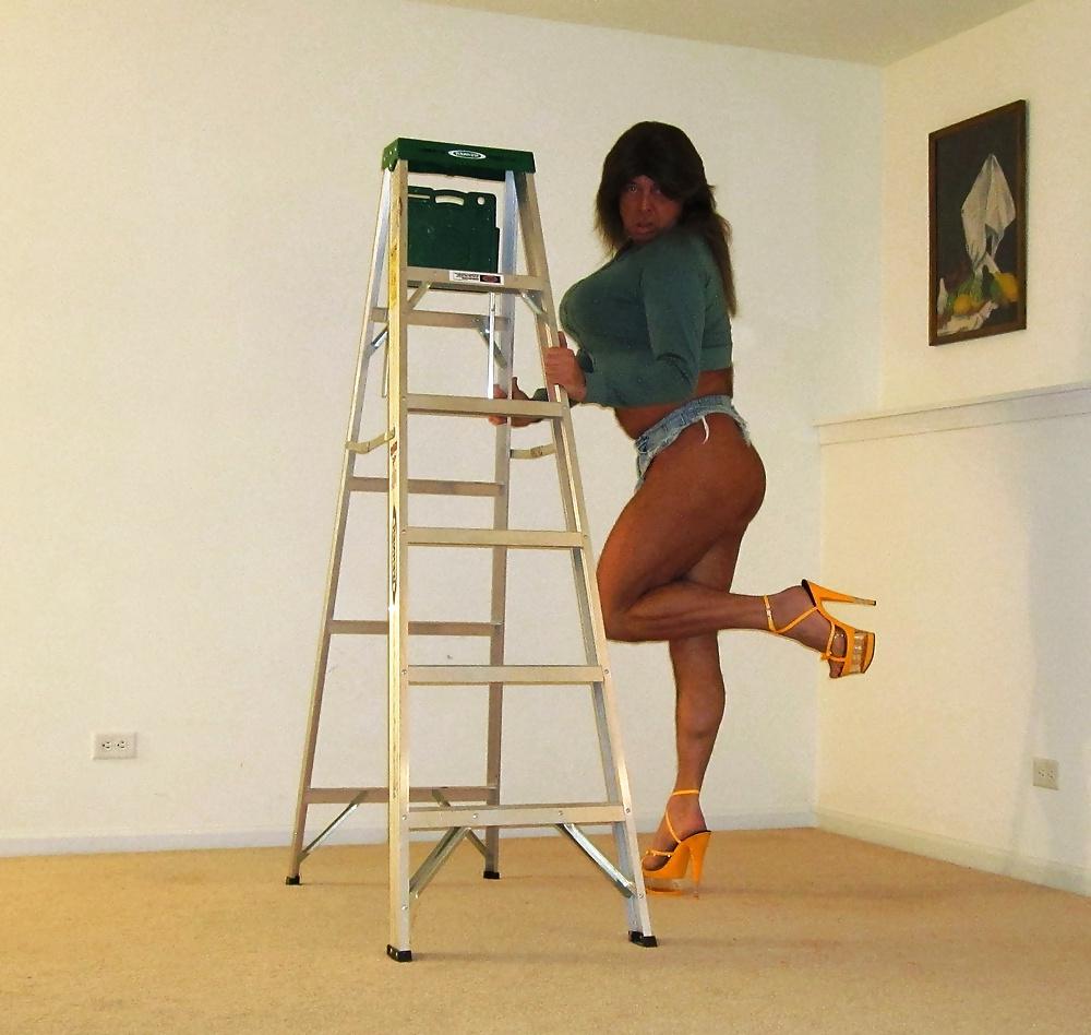 16P The Bimbo and The Ladder