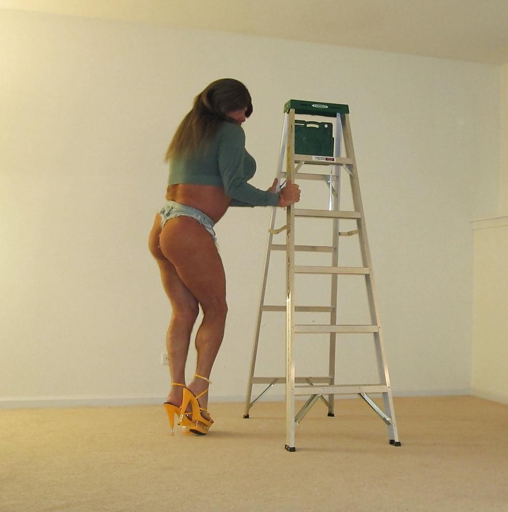 16P The Bimbo and The Ladder