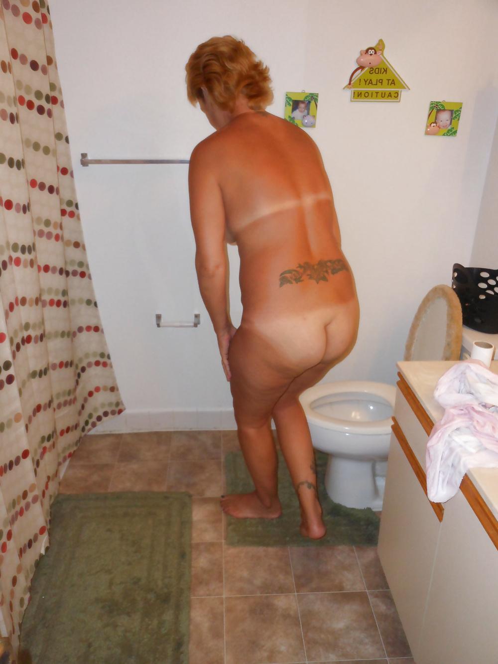 15P Cyber-Wife Lisa Showing Off Her Sexy Tan-Lines