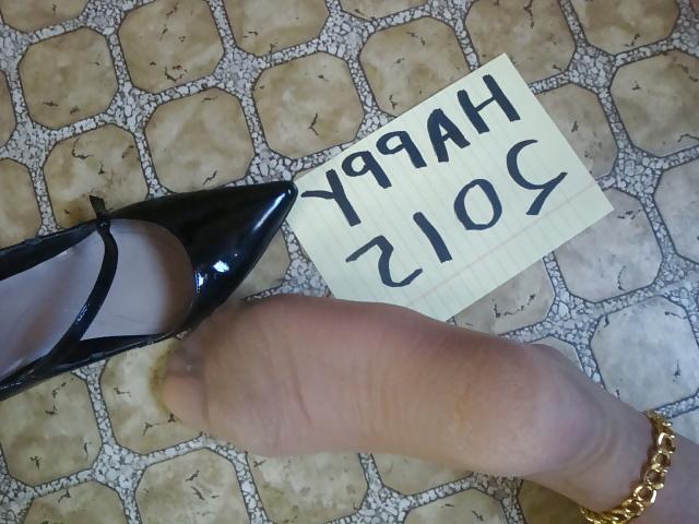 11P Will You Jerk Off on my TOES?