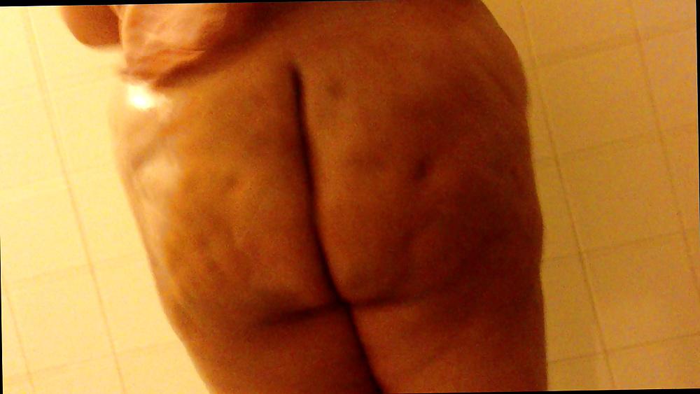 9P Meine arabische Frau hat eine große Terma im Badezimmer