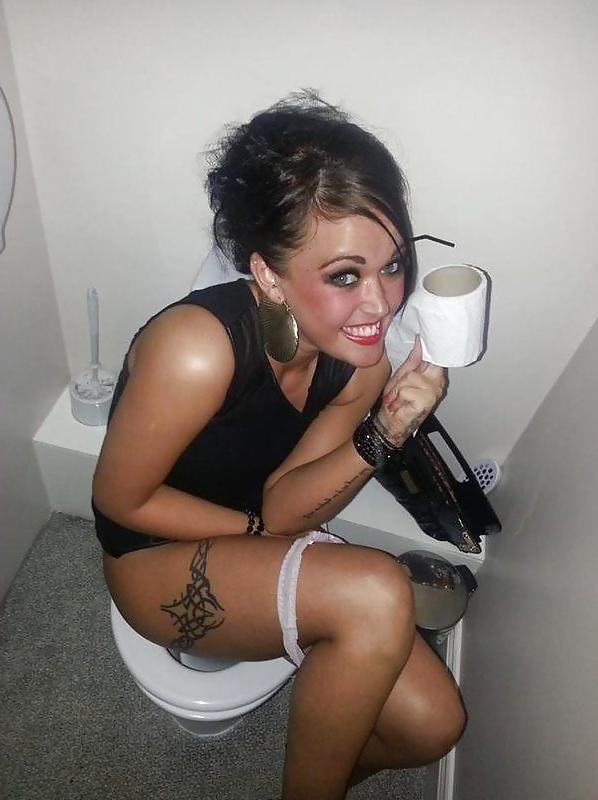 21P Amateur Bathroom Pics