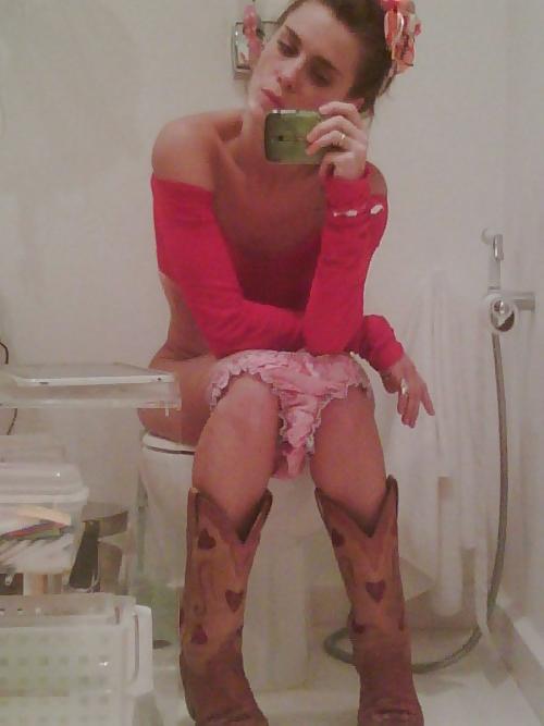 21P Amateur Bathroom Pics