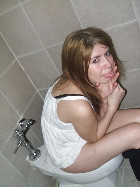 21P Amateur Bathroom Pics