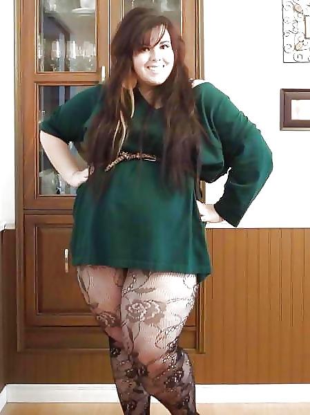 25P Curvy sexy babes 1