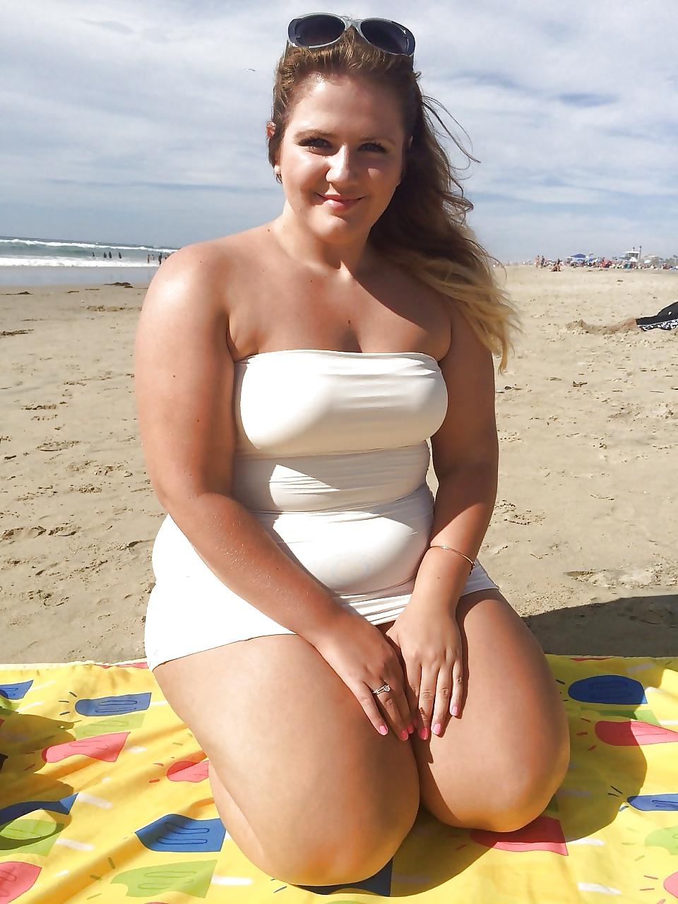 25P Curvy sexy babes 1
