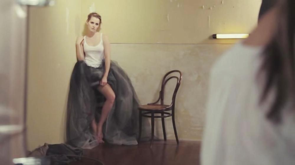 18P Emma Watson Glamour UK (Braless) 